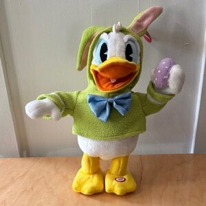 NWT Hallmark Animated Donald Duck Plush Sings/Dances